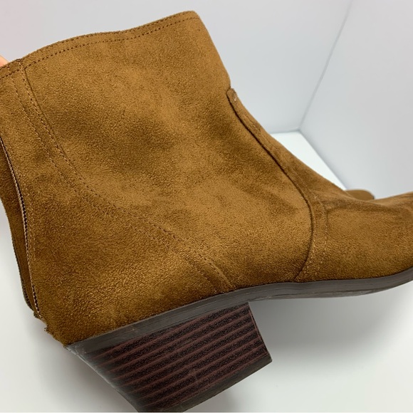 Banana Republic Faux Suede Dark Brown Bootie Size 8.5 Ankle Western Bootie - Picture 4 of 13